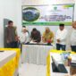 Penandatanganan Surat Penunjukan Penyedia Barang/Jasa (SPPBJ) serta persiapan kontrak pembangunan Gedung Kesehatan di RSUD Sanana yang dilakukan oleh  Dinas Kesehatan, RSUD Sanana, dan pihak kontraktor, PT. Hutama Karya, di ruang rapat RSUD Sanana, Desa Falahu, Kecamatan Sanana, Sabtu (26/4/2025).
