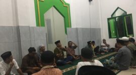 Suasana kebersamaan yang terjalin antara warga ASN III dengan menggelar kegiatan khataman al-Quran dan musyawarah bersama. 
