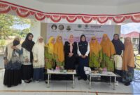 Foto bersama pengurus  Pimpinan Wilayah ‘Aisyiyah Maluku Utara, Kepala DP3A, pemateri dan para peserta.