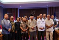Foto bersama Wakil Gubernur Malut, Bupati Halbar dan Halut serta perwakilan dari PT. TUB. 