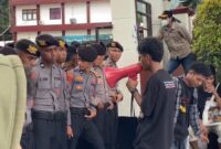 Masa aksi yang tergabung dalam 