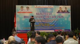 Wakil Gubernur Maluku Utara, Sarbin Sehe saat membuka kegiatan Naker Fest Maluku Utara Job Fair 2025.