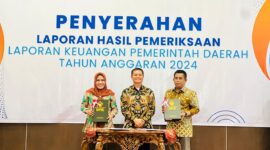 Bupati kepulauan Sula, Fifian Adeningsi Mus kembali menerima predikat WTP dari BPK yang keenam kali secara beruntun. 