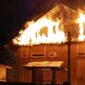 Api membakar rumah salah seorang Kades di Kabupaten Kepulauan Sula, yang diduga sengaja dilakukan oleh OTK. 
