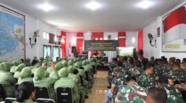 Dandim 1510/Sula, Letkol Inf Efran Tri Hernowo lakukan pertemuan dengan prajurit TNI dan Persit. 
