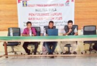 Tim YLBH Walima Sula memberikan edukasi mengenai hak-hak dasar warga negara, termasuk masyarakat adat. 