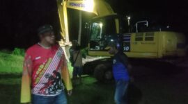 Sekretaris Daerah, Muhlis Soamole Tinjau Lokasi Banjir.