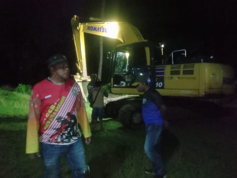 Sekretaris Daerah, Muhlis Soamole Tinjau Lokasi Banjir.