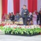 Kapolres Kepulauan Sula, AKBP Kodrat Muh Hartanto, memimpin upacara HUT Bhayangkara ke 79.