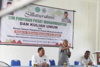 Tokoh Nasional Busyro Muqoddas saat memberikan kuliah umum di Kampus Unibrah Tidore. 