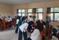 Dinas kesehatan Kabupaten Kepulauan Sula melakukan pemeriksaan kesehatan gratis di StAI Babussalam Sula. 