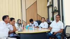 Plt Kepala Dinas Pertanian, Anwar Husen didampingi para Kepala Bidang saat memberikan keterangan pers. 