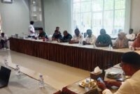 Kegiatan forum konsultasi publik yang dilakukan oleh Dukcapil Malut guna peningkatan pelayanan administrasi kependudukan. 