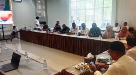 Kegiatan forum konsultasi publik yang dilakukan oleh Dukcapil Malut guna peningkatan pelayanan administrasi kependudukan. 