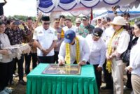 Wamentrans, Viva Yoga Maulida Resmikan  Bendungan Beringin Agung Toliwang. 