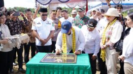 Wamentrans, Viva Yoga Maulida Resmikan  Bendungan Beringin Agung Toliwang. 