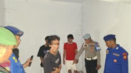 Anggota Polsek Mangoli Barat melakukan razia ke kosan dan tempat hiburan malam. 