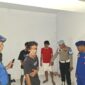 Anggota Polsek Mangoli Barat melakukan razia ke kosan dan tempat hiburan malam. 