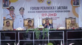 Wali Kota Tidore Kepulauan, Muhammad Sinen memghadiri Forum Perangkat Daerah dalam rangka penyusunan RPJMD.