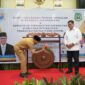 Wagub Malut, Sarbin Sehe didampingi Wakil Menteri Transmigrasi, Viva Yoga Maulidi membuka kegiatan secara simbolis dengan memukul gong.