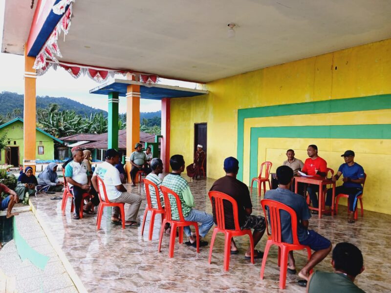 Diskominfo Sula bertemu dengan masyarakat. 