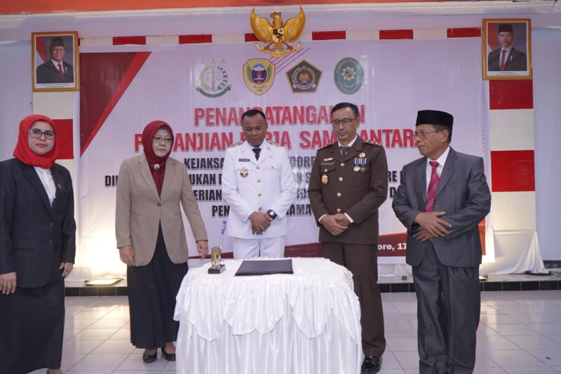 Wali Kota Tidore Kepulauan, Muhammad Sinen melakukan penandatanganan MoU dengan Kejaksaan Negeri Tidore dan Pengadilan Agama Soasio. 