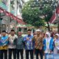 Siti Naimah (kedua dari kiri) bersama guru, pendamping dan peserta lainnya. 
