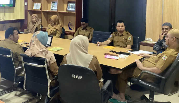 Diskominfosan Maluku Utara menggelar rapat pembentikan tim panitia penerimaan tenaga untuk menjalankan aplikasi SPBE.
