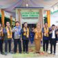 Foto bersama pimpinan PT. Octarine Parfume, Avatar Sula dan pihak sekolah SDIT Insan Cendikia. 