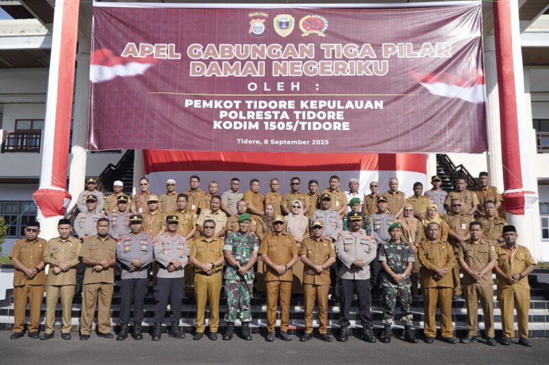 Foto bersama usai melaksanakan apel gabung 3 pilar negeriku. 