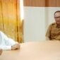 Kakanwil Kemenag Malut, Amat Manaf (Kameja Putih) dan ketua LPPD sekaligus Ketua Panitia Pasparawi, Naly Thomas saat konfrensi pers di kantor Kemenag Malut di SOFIFI. 