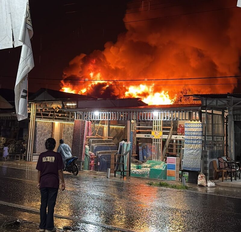 Kebakaran menghanguskan 1 unit rumah di Dusun Hijrah, Desa Galala, Kota Tidore Kepulangan. 