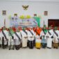 Ketua Bunda PAUD Kabupaten Kepulauan Sula, Hj. Hayati Marasabessy mengukuhkan pengurus Pokja, Kecamatan, dan Desa Bunda PAUD. 