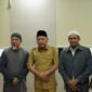 Wakil Gubernur Sarbin Sehe saat menerima kunjungan dari 
Direktur BWA, H. Hazairin Hasan. 
