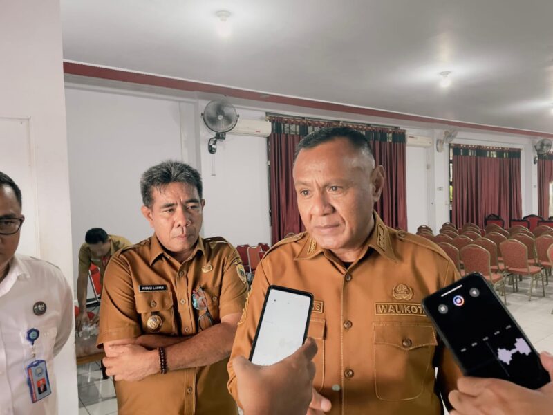Wali Kota Tidore Muhammad Sinen dan Wakil Wali Kota Ahmad Laiman. 