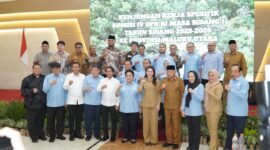 Wakil Wali Kota Tidore Kepulauan, Ahmad Laiman bersama gubernur, wagub dan anggota DPR RI. 