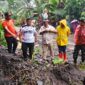 Banjir di Kelurahan Bobo merusak fasilitas jalan. 