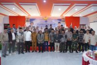 Wakil Wali Ahmad Laiman foto bersama pengurus IKK Makayoa Kota Tidore Kepulauan. 