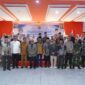 Wakil Wali Ahmad Laiman foto bersama pengurus IKK Makayoa Kota Tidore Kepulauan. 