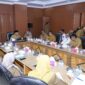Rapat bersama Wagub Malut dan Pemkot Tidore. 