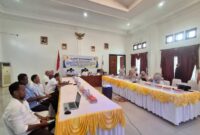 Wakil Bupati Kepulauan Sula, M. Saleh Marasabessy, bersama Sekretaris Daerah Muhlis Soamole melakukan rapat bersama dengan BPBPK Maluku Utara. 