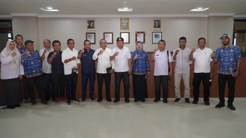 Pemkot Tidore melakukan pertemuan dengan Wakil Gubernur Sarbin Sehe untuk membahas terkait pengelolaan aset SPAM. 