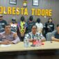 Empat pelaku pemerasan dan pengeroyokan berhasil diamankan anggota Polresta Tidore. 