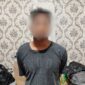 Pelaku pengeroyok yang sempat melarikan diri berhasil diamankan anggota kepolisian bersama warga. 