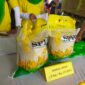 Beras pada pasar murah yang diselenggarakan oleh Dinas Ketahanan pangan Kabupaten Kepulauan Sula. 