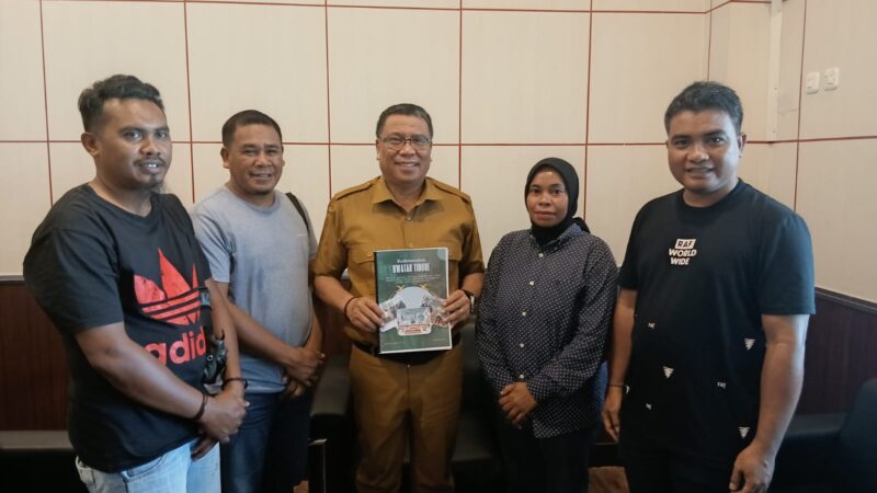 KWATAK mengerahkan rekomendasi kepada Sekretaris Daerah Kota Tidore Kepulauan, Ismail Dukomalamo.