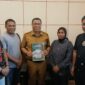 KWATAK mengerahkan rekomendasi kepada Sekretaris Daerah Kota Tidore Kepulauan, Ismail Dukomalamo.