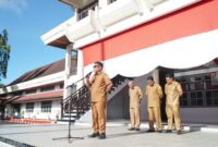 Wakil Wali Kota Tidore, Ahmad Laiman saat memimpin apel. 