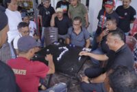 Wali Kota Tidore Kepulauan ikut serta memeriahkan pertandingan domino. 