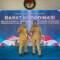Sekda, Muhlis Soamole bersama Kepala Bappeda, H Syahjuan Fatgehipon.